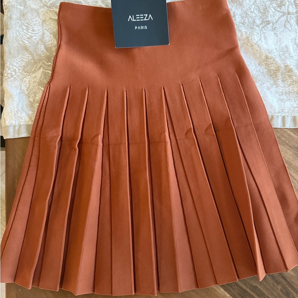 ALEEZA Paris Women's Orange Pleated Skirt